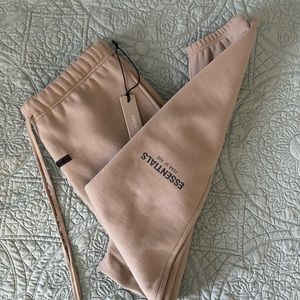 🔥 Unisex authentic Essential Fear of God Tan sweatpants size Large 🔥
